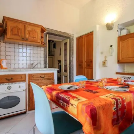 Ca Rossa On The Holiday home Mandello del Lario